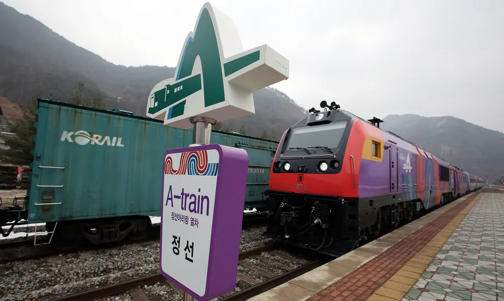旌善駅に停車するアリラン列車A-train
