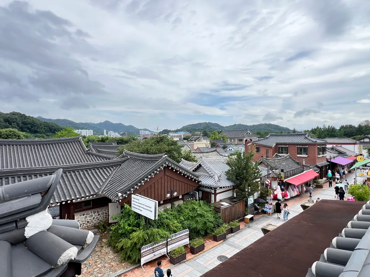 全州韓屋村の瓦屋根の風景